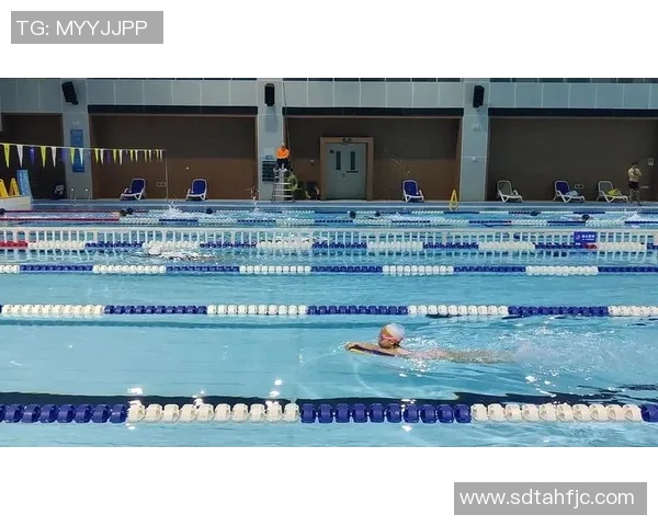 提高游泳成绩的技巧与系统化训练方法探索 提高游泳成绩的技巧与系统化训练方法探索