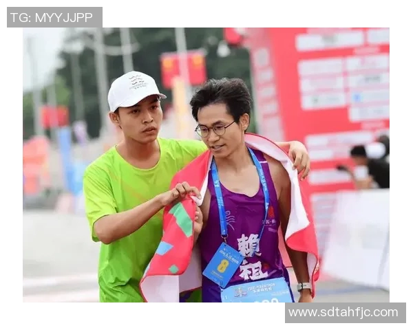 武汉城市马拉松街舞队灵活性表现精彩点评与赛事回顾