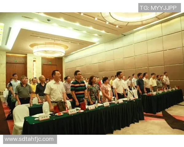 全球足球明星赛盛况空前各国球星齐聚一堂展现风采 全球足球明星赛盛况空前各国球星齐聚一堂展现风采